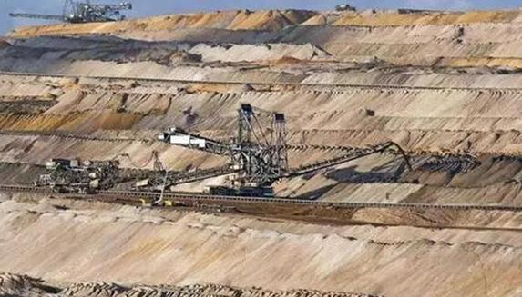 有很大的限制如今新疆突然冒出来一座大型的钽铌矿自然让美国眼红不已
