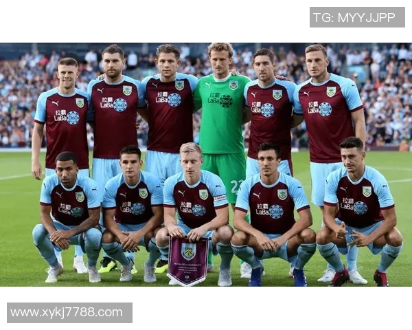 美国足球联赛精彩对决宾尼队迎战里士满踢球者全力争胜